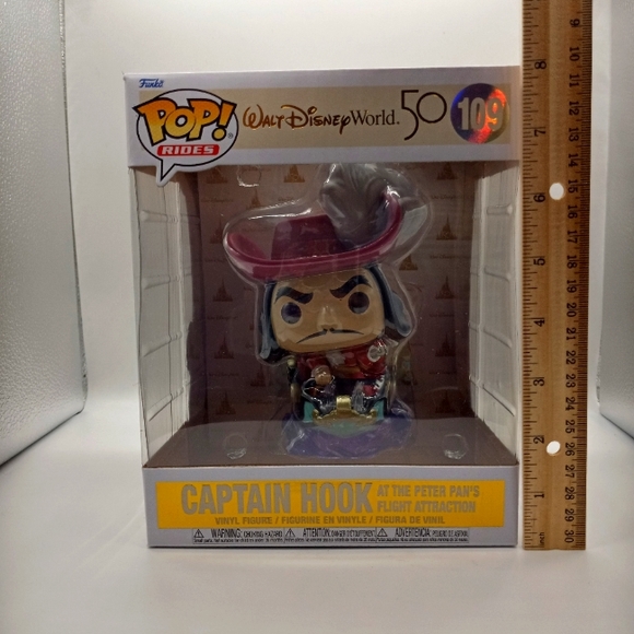 Funko Pop Captain Hook 50th anniversary - Picture 2 of 10